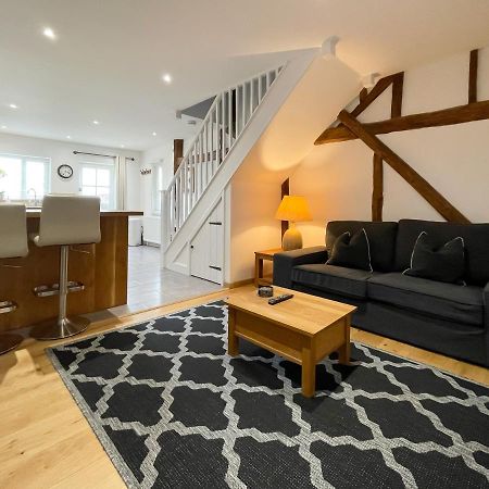 Immaculate Barn Annexe Close To Stansted Airport Грейт-Данмоу Экстерьер фото