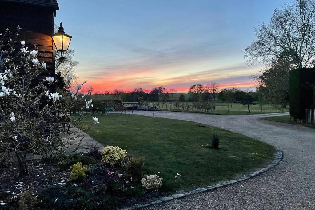 Immaculate Barn Annexe Close To Stansted Airport Грейт-Данмоу Экстерьер фото