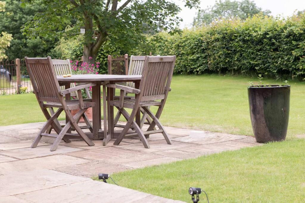 Immaculate Barn Annexe Close To Stansted Airport Грейт-Данмоу Экстерьер фото